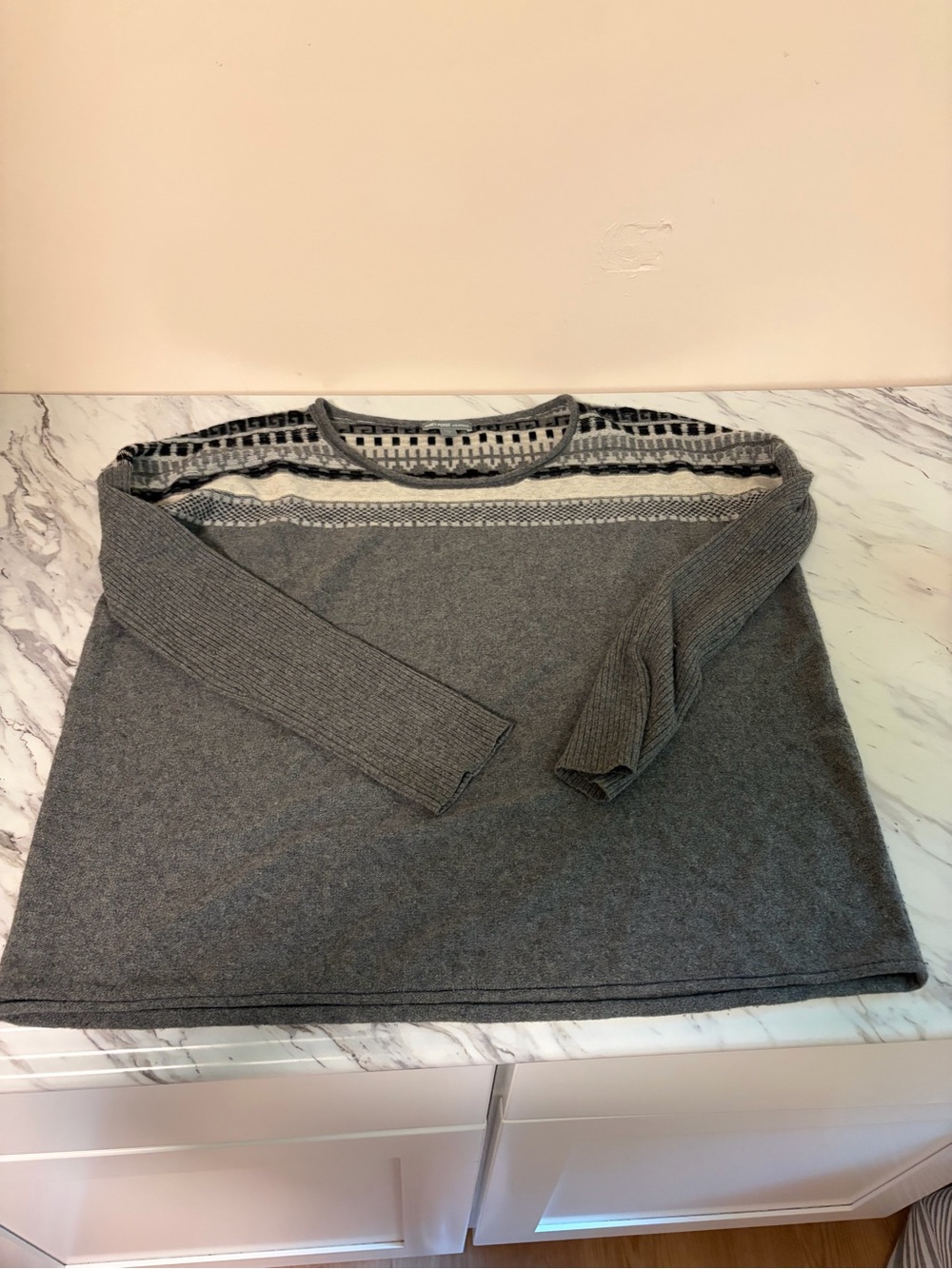 100% Cashmere James Perse Gray Patterned Scoopneck Sweater - Picture 6 of 7